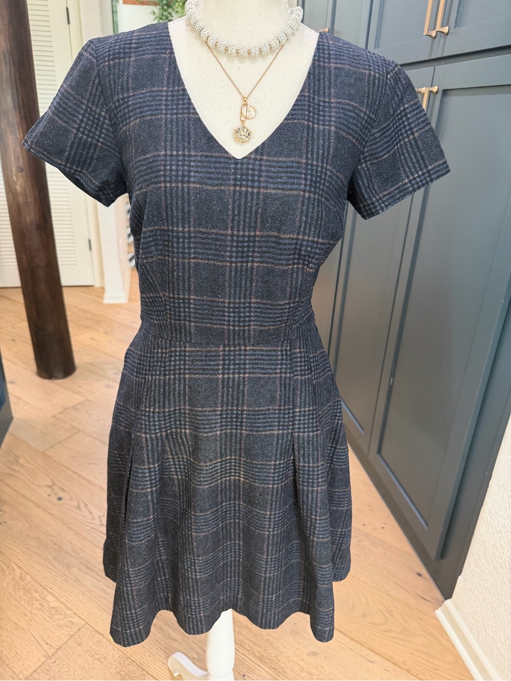 V-Neck Short Sleeve Plaid Fit & Flare Wool Dress in Charcoal Size Small